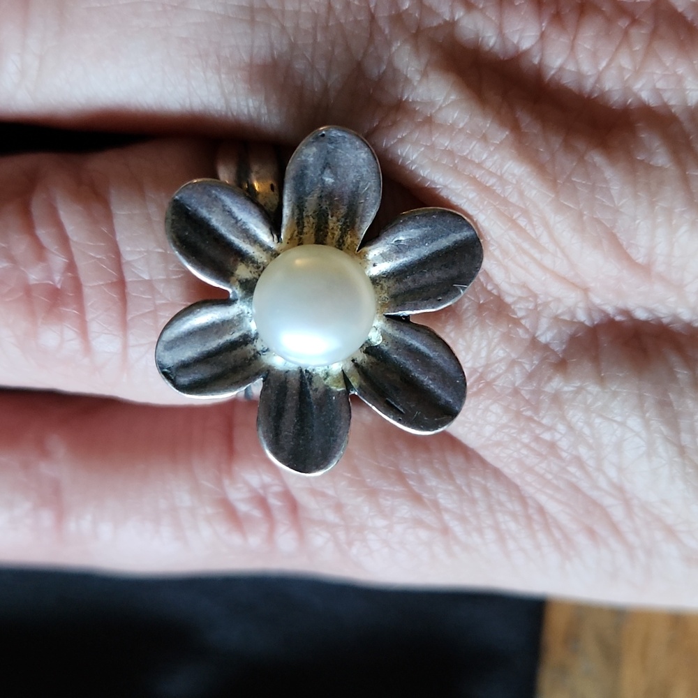 Silver Daisy Ring